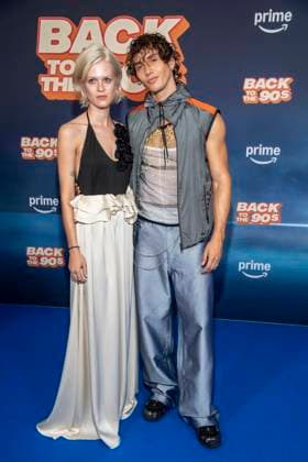 ABB AMAZON- Sidney Fahlisch und Bene Schulz zu Gast auf dem blauen Teppich bei der Weltpremiere der Amazon Prime Serie Back to the 90s im Delphi Filmpalast am 18.AUGUST 2026 in Berlin Berlin Deutschland *** ABB AMAZON Sidney Fahlisch and Bene Schulz walked the blue carpet at the world premiere of the Amazon Prime series *Back to the 90s* at the Delphi Filmpalast on August 18, 2026, in Berlin, Germany