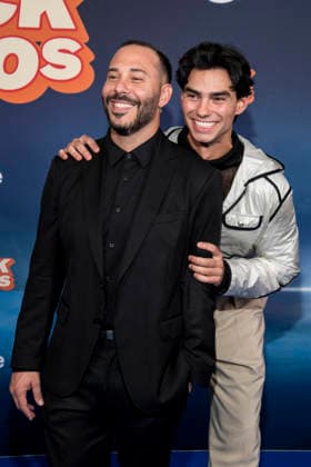 ABB AMAZON- Facundo Scalarandi und Jacob Rott zu Gast auf dem blauen Teppich bei der Weltpremiere der Amazon Prime Serie Back to the 90s im Delphi Filmpalast am 18.AUGUST 2026 in Berlin Berlin Deutschland *** ABB AMAZON s Facundo Scalarandi and Jacob Rott appeared on the blue carpet at the world premiere of the Amazon Prime series *Back to the 90s* at the Delphi Filmpalast on August 18, 2026, in Berlin, Germany