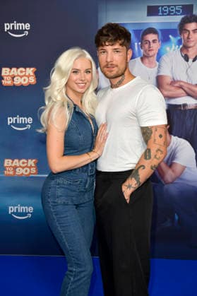 Kim Schiele und Willi Banner bei der Premiere des Amazon Prime Video-Films Back to the 90s im Delphi Filmpalast am Zoo. Berlin, 18.08.2026 *** Kim Schiele and Willi Banner at the premiere of the Amazon Prime Video film *Back to the 90s* at the Delphi Filmpalast am Zoo in Berlin, August 18, 2026 Foto:xM.xBehrensx xFuturexImagex 90s_6867