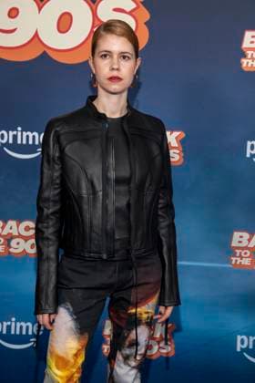 ABB AMAZON- Luise Aschenbrenner zu Gast auf dem blauen Teppich bei der Weltpremiere der Amazon Prime Serie Back to the 90s im Delphi Filmpalast am 18.AUGUST 2026 in Berlin Berlin Deutschland *** ABB AMAZON Luise Aschenbrenner walks the blue carpet at the world premiere of the Amazon Prime series *Back to the 90s* at the Delphi Filmpalast on August 18, 2026, in Berlin, Germany