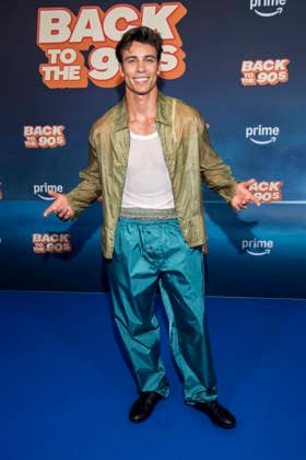 ABB AMAZON- Tim Schaecker zu Gast auf dem blauen Teppich bei der Weltpremiere der Amazon Prime Serie Back to the 90s im Delphi Filmpalast am 18.AUGUST 2026 in Berlin Berlin Deutschland *** ABB AMAZON s Tim Schaecker walks the blue carpet at the world premiere of the Amazon Prime series *Back to the 90s* at the Delphi Filmpalast on August 18, 2026, in Berlin, Germany