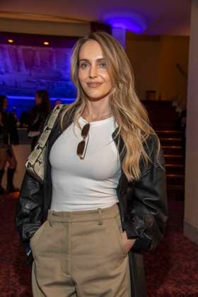 ABB AMAZON- Susanne Knispel zu Gast auf dem blauen Teppich bei der Weltpremiere der Amazon Prime Serie Back to the 90s im Delphi Filmpalast am 18.AUGUST 2026 in Berlin Berlin Deutschland *** ABB AMAZON Susanne Knispel walks the blue carpet at the world premiere of the Amazon Prime series *Back to the 90s* at the Delphi Filmpalast on August 18, 2026, in Berlin, Germany