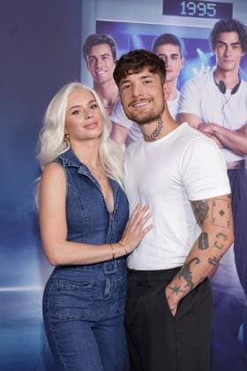 Back to the 90s Kim Schiele, Willi Whey Premiere Back to the 90s im Delphi Filmpalast, Berlin Datum: 18.08.2026 *** Back to the 90s Kim Schiele, Willi Whey Premiere of Back to the 90s at the Delphi Filmpalast, Berlin Date: August 18, 2026 Copyright: xEventpress Kratschx