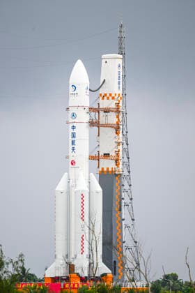 WENCHANG, CHINA - AUGUST 19: The combination of the Chang e-7 lunar probe and the Long March-5 Y14 carrier rocket is transferred vertically to the launching area at the Wenchang Spacecraft Launch Site on August 19, 2026 in Wenchang, Hainan Province of China. The Chang e-7 lunar probe is scheduled for launch at an appropriate time, according to the China Manned Space Agency (CMSA).  Copyright: xVCGx 111660854826