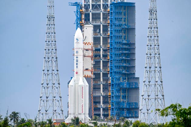 WENCHANG, CHINA - AUGUST 19: The combination of the Chang e-7 lunar probe and the Long March-5 Y14 carrier rocket is transferred vertically to the launching area at the Wenchang Spacecraft Launch Site on August 19, 2026 in Wenchang, Hainan Province of China. The Chang e-7 lunar probe is scheduled for launch at an appropriate time, according to the China Manned Space Agency (CMSA).  Copyright: xVCGx 111660854845