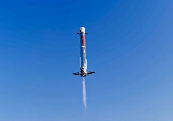 (260819) -- JIUQUAN, Aug. 19, 2026 () -- This screenshot from a video clip shows the first stage of the Zhuque-3 Y2 rocket making its land-based recovery, Aug. 19, 2026. China launched the reusable rocket Zhuque-3 on Wednesday morning, achieving its first recovery of a rocket s first stage on land. The Zhuque-3 Y2 rocket blasted off at 7:35 a.m. (Beijing Time) from the Dongfeng commercial space innovation pilot zone in northwest China. The land-based recovery was completed as planned, with the rocket s first stage touching down smoothly at the designated position in the recovery site. The second stage sent the onboard Honghu-03 satellite into preset orbit. The flight mission was a complete success. (LandSpace Handout via ) (EyesOnSci) 