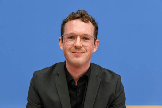 ABB BPK- Dr. Marvin Deversi, Vorstand AWO Bundesverband e.V Thema Wie die Zusammenlegung von Sozialleistungen gegen Armut wirken kann ifo Institut legt Studie im Auftrag des AWO Bundesverbandes vor auf der BPK Berlin Bundespressekonferenz in Berlin am 19.AUGUST 2026 Berlin Deutschland *** ABB BPK Dr. Marvin Deversi, Board Member of the AWO Bundesverband e.V. Topic: How the Consolidation of Social Benefits Can Help Combat Poverty. The ifo Institute Presents a Study Commissioned by the AWO Bundesverband at the BPK Berlin Federal Press Conference in Berlin on August 19, 2026, Berlin, Germany
