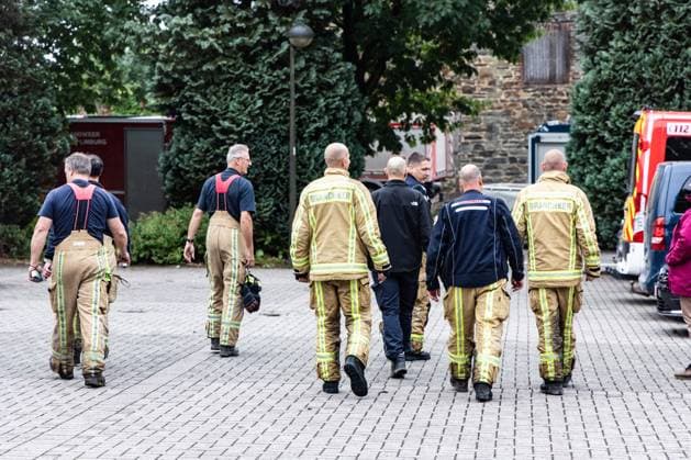 this picture shows firefighters on the site of the fire in the Hautes Fagnes (High Fens) nature reserve, on Wednesday 19 August 2026. The fire started on August 14th and 3000 hectares (on a total of 4500) are impacted.  BRUNOxFAHY 183757973
