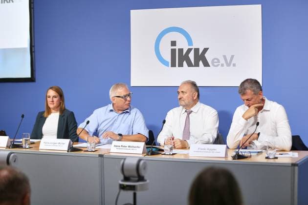 Berlin, Deutschland, 19.08.2026: Haus der Bundespressekonferenz: Pressekonferenz: IKK e.V. - GKV-Finanzierung: Vom Sparpaket zur Strukturreform?: Iris Kampf, Hans-Jürgen Müller, Vorstandsvorsitzender IKK e.V., Hans Peter Wollseifer, Vorstandsvorsitzender IKK e.V., Franl Hippler, Vorstandsvorsitzender IKK classic *** Berlin, Germany, August 19, 2026, Federal Press Conference Center, IKK e.V. Press Conference: GKV Financing—From Austerity Measures to Structural Reform, Iris Kampf, Hans-Jürgen Müller, Chairman of the Board, IKK e.V., Hans Peter Wollseifer, Chairman of the Board, IKK e.V., Franl Hippler, Chairman of the Board, IKK classic Copyright: xdtsxNachrichtenagenturx dts_130480