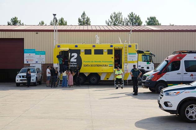 About 700 people remain evacuated due to the fire in Pinofranqueado, Cáceres, which has burned 1,600 hectares Emergency services vehicles at the Forward Command Post for the Pinofranqueado fire, as of August 19, 2026, in Cáceres, Extremadura, Spain. The Regional Government of Extremadura has maintained the declaration of Operational Level 2 under the Special Civil Protection Plan for Forest Fires of the Autonomous Community of Extremadura (Infocaex), due to the fire that broke out in the municipality of Pinofranqueado, Cáceres, this past Tuesday, August 19. Approximately 700 people have been evacuated from the hamlets of Horcajo, Avellanar, Erías, Castillo, El Gasco, Martilandrán, Aldehuela, La Fragosa, Robledo, and Cerezal, with some of t  Copyright: xCarlosxCriadox 7720427