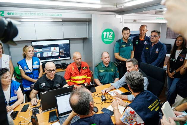 About 700 people remain evacuated due to the fire in Pinofranqueado, Cáceres, which has destroyed 1,600 hectares. Several emergency services personnel are working at the Forward Command Post for the Pinofranqueado fire, as of August 19, 2026, in Cáceres, Extremadura, Spain. The Regional Government of Extremadura has maintained the declaration of Operational Level 2 under the Special Civil Protection Plan for Forest Fires in the Autonomous Community of Extremadura (Infocaex), due to the fire that broke out in the municipality of Pinofranqueado, Cáceres, this past Tuesday, August 19. Some 700 people have been evacuated from the hamlets of Horcajo, Avellanar, Erías, Castillo, El Gasco, Martilandrán, Aldehuela, La Fragosa, Robledo, and Cerezal  Copyright: xCarlosxCriadox 7720425