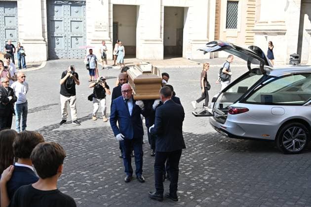 IPA87610970 - Rome: Santa Maria del Popolo Church. Fulvio Lucisano s funeral. In the photo: The coffin arrives  Copyright: xMaurizioxD Avanzox xDxAvanzox xLandix 87610970