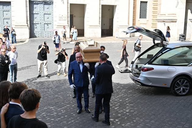 IPA87610969 - Rome: Santa Maria del Popolo Church. Fulvio Lucisano s funeral. In the photo: The coffin arrives  Copyright: xMaurizioxD Avanzox xDxAvanzox xLandix 87610969