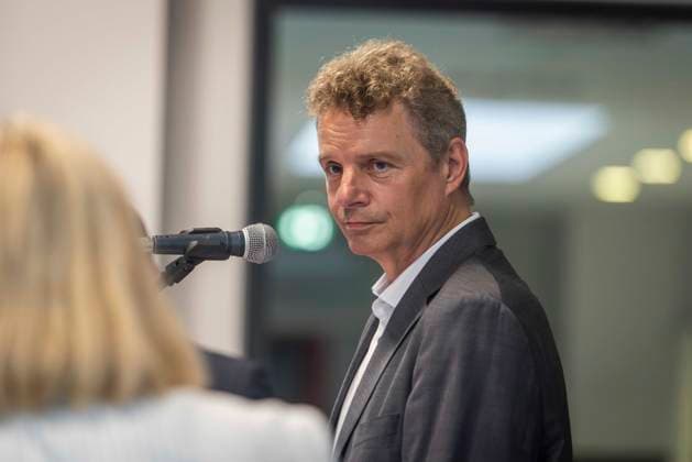 Jens Beeck (FDP, ehemaliger Bundestagsabgeordneter und Unternehmer) - Kandidaten: Daniel Große-Albers (amtierender Bürgermeister,unabhängig) und FDP-Politiker Jens Beeck (kandidiert als unabhängiger Bewerber). Moderation von NOZ-Redakteurin Stefanie Dr. Adomeit in der Real Bad Iburg 18.08.2026 NOZ-Podiumsdiskussion zur Bürgermeisterwahl in Bad Iburg *** Jens Beeck (FDP), former member of the Bundestag and entrepreneur; candidate Daniel Große Albers, incumbent mayor,independent, and FDP politician Jens Beeck is running as an independent candidate. Moderated by NOZ editor Stefanie Dr. Adomeit at Real Bad Iburg on August 18, 2026. NOZ panel discussion on the mayoral election in Bad Iburg