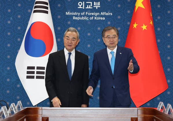 S. Korea-China diplomatic talks S. Korea-China diplomatic talks South Korean Foreign Minister Cho Hyun (R) poses for a photo with his Chinese counterpart, Wang Yi, during their talks in Seoul on Aug. 19, 2026. (Pool photo) (Yonhap) 2026-08-19 19:36:34 < 1980-2026 YONHAPNEWS AGENCY. .> ¼­¿ïÆ¯º°½Ã EDITORIAL USE ONLY  Copyright: xx PYH2026081921430031500 YonhapxNewsx yonphotos255740