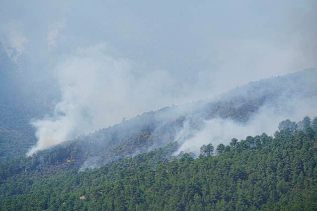 About 700 people remain evacuated due to the fire in Pinofranqueado, Cáceres, which has burned 1,600 hectares. View of the smoke caused by the fire in Pinofranqueado, on August 19, 2026, in Cáceres, Extremadura, Spain. The Regional Government of Extremadura has maintained the declaration of Operational Level 2 under the Special Civil Protection Plan for Forest Fires in the Autonomous Community of Extremadura (Infocaex), due to the fire that broke out in the municipality of Pinofranqueado, Cáceres, this past Tuesday, August 19. Some 700 people have been evacuated from the hamlets of Horcajo, Avellanar, Erías, Castillo, El Gasco, Martilandrán, Aldehuela, La Fragosa, Robledo, and Cerezal, with some of them being housed at the Gregorio Maranón  Copyright: xCarlosxCriadox 7720595