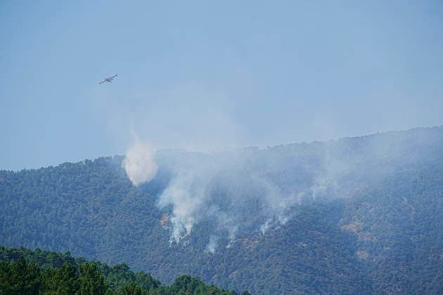 About 700 people remain evacuated due to the fire in Pinofranqueado, Cáceres, which has burned 1,600 hectares. A water bomber is fighting the fire in Pinofranqueado on August 19, 2026, in Cáceres, Extremadura, Spain. The Regional Government of Extremadura has maintained the declaration of Operational Level 2 under the Special Civil Protection Plan for Forest Fires of the Autonomous Community of Extremadura (Infocaex), due to the fire that broke out in the municipality of Pinofranqueado, Cáceres, this past Tuesday, August 19. Some 700 people have been evacuated from the hamlets of Horcajo, Avellanar, Erías, Castillo, El Gasco, Martilandrán, Aldehuela, La Fragosa, Robledo, and Cerezal, with some of them being housed at the Gregorio Maranón s  Copyright: xCarlosxCriadox 7720597