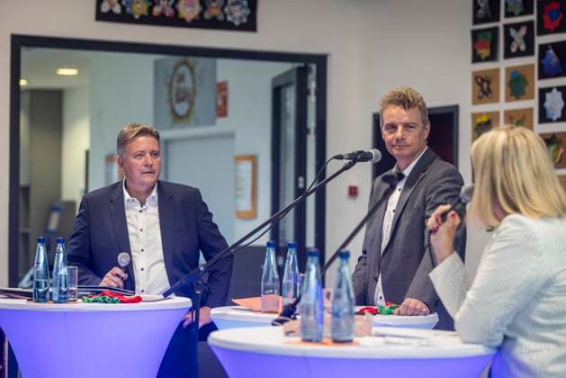 Daniel Große-Albers (amtierender Bürgermeister,unabhängig) und FDP-Politiker Jens Beeck (kandidiert als unabhängiger Bewerber). Moderation von NOZ-Redakteurin Stefanie Dr. Adomeit in der Realschule Bad Iburg 18.08.2026 NOZ-Podiumsdiskussion zur Bürgermeisterwahl in Bad Iburg *** Daniel Große Albers, incumbent mayor; Jens Beeck, an independent and FDP politician, is running as an independent candidate. Moderated by NOZ editor Stefanie Dr. Adomeit at the Bad Iburg Realschule on August 18, 2026. NOZ panel discussion on the mayoral election in Bad Iburg