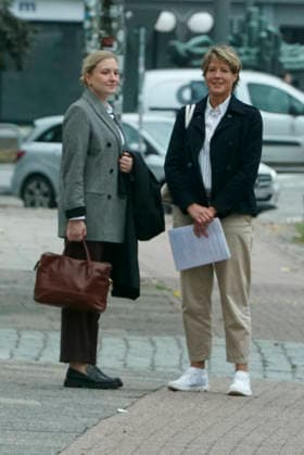 CNTV BLOCK Christina Block Unternehmerin mit ihrer Verteidigerin Paula Wlodarek kommen wie immer zu Fuss zum Gericht am 70 Prozess Tag 19.AUGUST 2026 beim Prozess wegen mutmasslicher Kindesentfuehrung im Landgericht Hamburg Strafjustizgebaeude Entfuehrungsfall der Block Kinder Hamburg Deutschland *** CNTV BLOCK: Christina Block, the businesswoman, and her defense attorney, Paula Wlodarek, arrive on foot—as always—at the courthouse on the 70th day of the trial, August 19, 2026, for the trial regarding the alleged child abduction at the Hamburg Regional Court’s Criminal Justice Building—the Block children’s abduction case Hamburg, Germany
