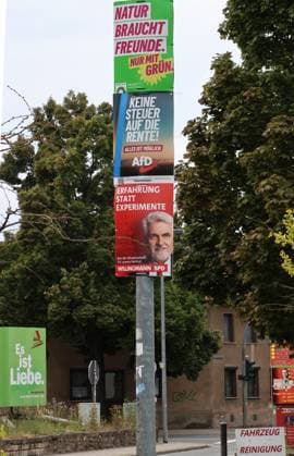 Wahlplakate 18.08.2026, Aschersleben, Wahlplakate zur Landtagswahl am 06.09.2026 in Sachsen-Anhalt im Bild: Wahlplakate von Buendnis90 Die Gruenen - Natur braucht Freunde . Nur mit Gruen. , AfD - Keine Steuer auf die Rente! und SPD - Erfahrung statt Experimente - Dr. Armin Willingmann *** Election posters, August 18, 2026, Aschersleben, election posters for the state election on September 6, 2026, in Saxony-Anhalt. Pictured: Election posters from Alliance 90 The Greens ( Nature Needs Friends, Only with the Greens ), AfD ( No Tax on Pensions ), and SPD ( Experience Instead of Experiments ). Dr. Armin Willingmann