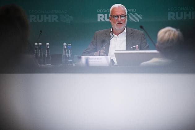 Regionalverband Ruhr ** NUR FÜR REDAKTIONELLE ZWECKE ** EDITORIAL USE ONLY **<p>Garrelt Duin, Regionaldirektor RVR, während einer Sitzung des Planungsausschusses des Regionalverbands Ruhr, am 19.08.2026 in Essen. Deutschland Essen Copyright: SocratesxTassos *** Ruhr Regional Association ** FOR EDITORIAL USE ONLY ** EDITORIAL USE ONLY ** p Garrelt Duin, Regional Director of the RVR, during a meeting of the Planning Committee of the Ruhr Regional Association on August 19, 2026, in Essen, Germany. Essen. Copyright SocratesxTassos Copyright: SocratesxTassos doc8785m4ea5ro1ct95hqk0 ,EDITORIAL USE ONLY