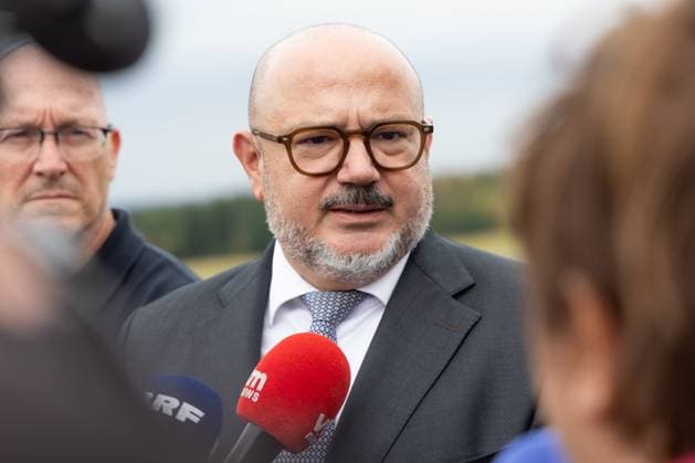 Minister of Interior Bernard Quintin talks to the press during a press conference regarding the fire sin the Hautes Fagnes (High Fens) nature reserve, on Wednesday 19 August 2026 in Spa. The fire started on August 14th and 3000 hectares (on a total of 4500) are impacted.  BRUNOxFAHY 183774273