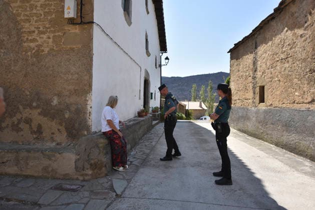 CECOPI Approves the Relocation of Residents from Seven Towns Affected by the Riglos Fire in Huesca Residents of Bailo and Arbués Return Home on August 19, 2026, in Huesca, Aragon, Spain. The Integrated Operational Coordination Center (CECOPI) agreed, at its meeting on Tuesday, August 18, to relocate, this Wednesday, August 19, of residents from the towns of Villalangua, Salinas de Jaca, Santa María de la Pena, Bailo, Arbués, Alastuey, and Arrués, who had been evacuated days earlier due to the wildfire that, since August 10, has burned 18,400 hectares in the area around Las Penas de Riglos. Huesca, August 19, 2026. Veró, Huesca, Aragon. Huesca, Aragon, Spain  Copyright: xVeronicaxLacasax 7720920