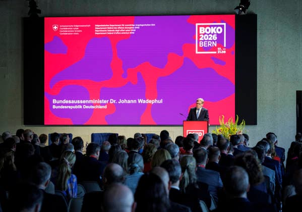 Johann Wadephul (CDU), Bundesaussenminister, aufgenommen im Rahmen seiner Reise in die Schweiz. Hier eine Rede auf der Botschafterkonferenz des Schweizer Aussenministeriums. Fotografiert im Auftrag des Auswaertigen Amtes Bern Schweiz *** Johann Wadephul, CDU, Federal Minister of Foreign Affairs, photographed during his trip to Switzerland. Here he is delivering a speech at the Swiss Foreign Ministry’s Ambassadors’ Conference. Photographed on behalf of the Federal Foreign Office in Bern, Switzerland. Copyright: xThomasxKoehlerx