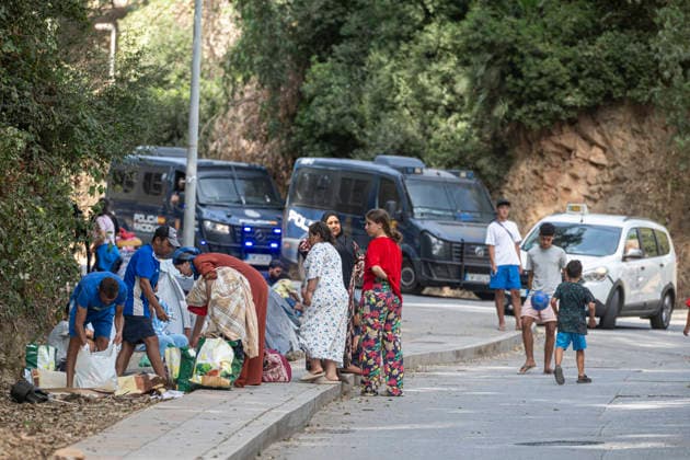 The humanitarian crisis in Ceuta continues. Migrants camped out in front of the CETI in Ceuta, on August 19, 2026, in Ceuta, Spain. Ceuta continues to face a serious humanitarian crisis following the historic mass influx of more than 70,000 migrants who swam across the Tarajal Strait on July 30 and 31. Although the current police deployment and border reinforcement by the Moroccan authorities have managed to stem the influx, the autonomous city continues to face a serious humanitarian, health, and security crisis. AUGUST 19, 2026 Spain  Copyright: xMarcosxMorenox 7720987