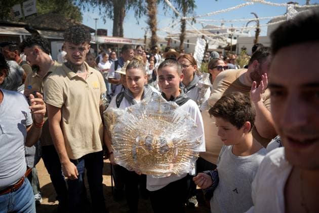 Almonte Prepares for the Long-Awaited Arrival of the Virgin of El Rocío in 2026 The Virgin of El Rocío is carried through the streets of the hamlet of El Rocío to be transported to the town of Almonte on August 19, 2026, in El Rocío, Almonte, Huelva, Andalusia, Spain The White Dove will be carried from her sanctuary to Almonte, an event that takes place every seven years and brings together thousands of residents and devotees in the village of Almonte AUGUST 19, 2026 Joaquí Huelva, Andalusia Huelva, Andalusia Spain  Copyright: xJoaquinxCorcherox 7721020