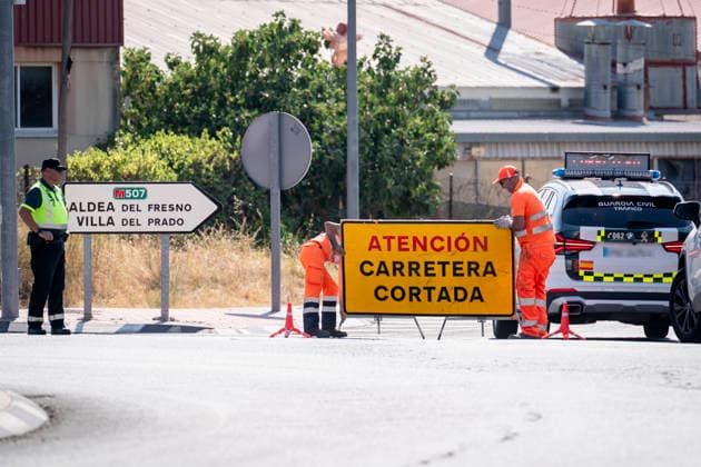 A wildfire in Aldea del Fresno, Madrid, has forced the lockdown of this town and the section of the M507 near Villamantilla at the exit from Villamantilla toward Aldea del Fresno, on August 19, 2026, in XXX, Madrid, Spain. A new wildfire in the Sierra Oeste region of Madrid, located in Aldea del Fresno at 2:30 p.m., is forcing the lockdown of this town and Villamantilla. The fire’s epicenter has been located at kilometer 52 of the M-510, near Aldea del Fresno. The Community of Madrid has activated Infoma Operational Level 2, and approximately twenty ground crews and five aerial units from the Community’s fire department, along with forest firefighters and forest rangers, are currently working in the area. AUGUST 19, 2026, A Pé, Spain  Copyright: xA.xPÃ rezxMecax 7721102
