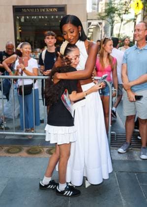 Carlacia Grant poses and hugs her fan while outside of the Today Show this morning in New York City Carlacia Grant poses and hugs her fan while outside of the Today Show this morning in New York City. 19 Aug 2026 Pictured: Carlacia Grant. Photo credit: Eric Kowalsky MEGA TheMegaAgency.com sales@mega.global  Copyright: xThexMegaxAgencyxEricxKowalskyx xMEGAx