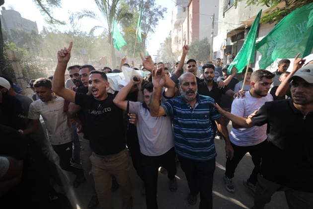 Funeral held for Palestinian killed in Israeli attack in Nuseirat NUSEIRAT, GAZA, PALESTINE - AUGUST 19: People attend a funeral ceremony at Farouk Mosque for 30-year-old Subhi Sami Shehtut, who was killed in an Israeli strike in the Nuseirat refugee camp in Nuseirat, Gaza, Palestine on August 19, 2026. Hassan Jedi Anadolu Gaza City Gaza. Editorial use only. Please get in touch for any other usage.  Copyright: x2026xAnadoluxHassanxJedix
