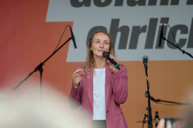 19.08.2026 Politik BSW Auftakt Wahlkampftermine mit Sahra Wagenknecht in Sachsen-Anhalt Marktplatz Dessau Dr. Claudia Wittig (BSW, Spitzenkandidatin LTW Sachsen-Anhalt). Dessau-Roßlau Sachsen-Anhalt Deutschland *** August 19, 2026 Politics BSW Kickoff of Campaign Events with Sahra Wagenknecht in Saxony-Anhalt, Dessau Market Square, Dr. Claudia Wittig, BSW, Top Candidate for the Saxony-Anhalt State Parliamentary Election, Dessau-Roßlau, Saxony-Anhalt, Germany