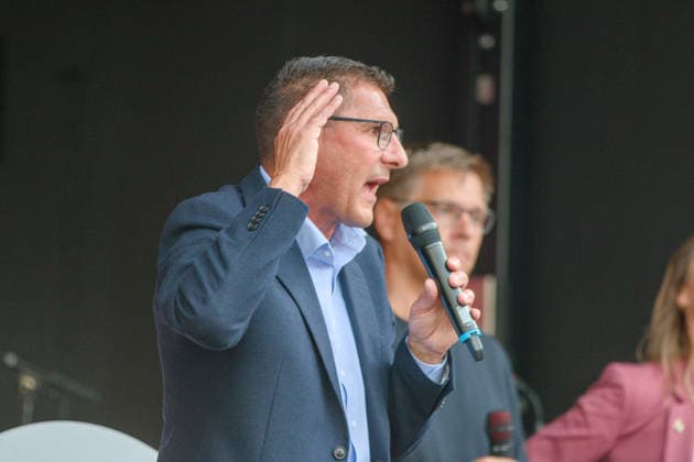 19.08.2026 Politik BSW Auftakt Wahlkampftermine mit Sahra Wagenknecht in Sachsen-Anhalt Marktplatz Dessau Thomas Schulze (BSW, Spitzenkandidat LTW Sachsen-Anhalt). Dessau-Roßlau Sachsen-Anhalt Deutschland *** August 19, 2026 Politics BSW Kickoff of Campaign Events with Sahra Wagenknecht in Saxony-Anhalt, Dessau Market Square, Thomas Schulze (BSW), Top Candidate for the State Parliamentary Election in Saxony-Anhalt, Dessau-Roßlau, Saxony-Anhalt, Germany