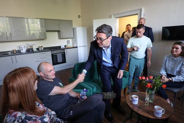 Britain s Prime Minister Andy Burnham visits Newcastle Britain s Prime Minister Andy Burnham (C) meets with service users and staff, along with Britain s Housing Secretary Angela Rayner (far L), during a visit to the homelessness charity Changing Lives in Newcastle, north-east England on August 19, 2026., Credit:SCOTT HEPPELL PA ROTA - B68 Avalon United Kingdom, England, Newcastle  Copyright: xSCOTTxHEPPELLx xPAxROTAx-xB68x xAvalonx 1125736215
