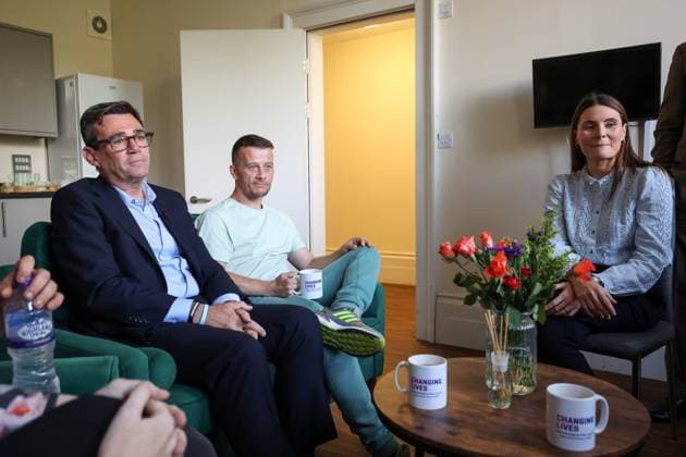 Britain s Prime Minister Andy Burnham visits Newcastle Britain s Prime Minister Andy Burnham (L) meets with service users and members of staff during a visit to the homelessness charity Changing Lives in Newcastle, north-east England on August 19, 2026., Credit:SCOTT HEPPELL PA ROTA - B68 Avalon United Kingdom, England, Newcastle  Copyright: xSCOTTxHEPPELLx xPAxROTAx-xB68x xAvalonx 1125736227