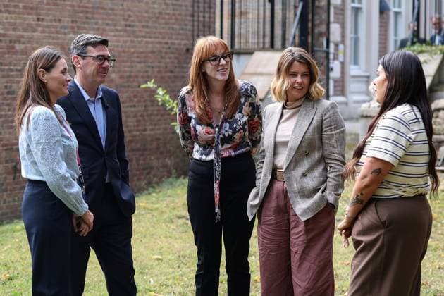 Britain s Prime Minister Andy Burnham visits Newcastle Britain s Prime Minister Andy Burnham (2nd L) and Britain s Housing Secretary Angela Rayner (C) speak with charity officials on the grounds during a visit to the homelessness charity Changing Lives in Newcastle, north-east England on August 19, 2026., Credit:SCOTT HEPPELL PA ROTA - B68 Avalon United Kingdom, England, Newcastle  Copyright: xSCOTTxHEPPELLx xPAxROTAx-xB68x xAvalonx 1125736297