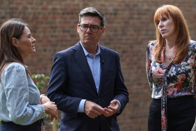 Britain s Prime Minister Andy Burnham visits Newcastle Britain s Prime Minister Andy Burnham (C) and Britain s Housing Secretary Angela Rayner (R) listen to a charity official during a visit to the homelessness charity Changing Lives in Newcastle, north-east England on August 19, 2026., Credit:SCOTT HEPPELL PA ROTA - B68 Avalon United Kingdom, England, Newcastle  Copyright: xSCOTTxHEPPELLx xPAxROTAx-xB68x xAvalonx 1125736311