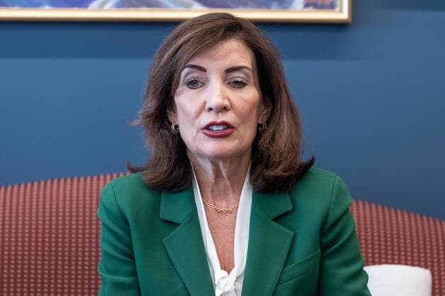 August 19, 2026, New York, New York, USA: Governor Kathy Hochul holds roundtable and press briefing on AI Workforce Impacts with Molly Kinder, Founder of Breakwater Initiative, Emma Vadehra, Director of Policy, Lynn Brooks, Claims Processor of Highmark Blue Cross Blue Shield of Western New York & Chief Shop Steward, Petra Cruz, Receptionist & Office Manager, Early Head Start Program of Dominican Women s Development Center, Antoinette Daley, Client of Bottomless Closet, Tamara Ramsey, Executive Assistant of Volunteers of America of Greater New York, Gabriella Toth, Executive Assistant of Goldman Sachs at Governor s office in New York, NY on August 19, 2026. Governor also answered questions on upcoming election. New York USA  - ZUMAr339 20260819_znp_r339_009 Copyright: xLevxRadinx