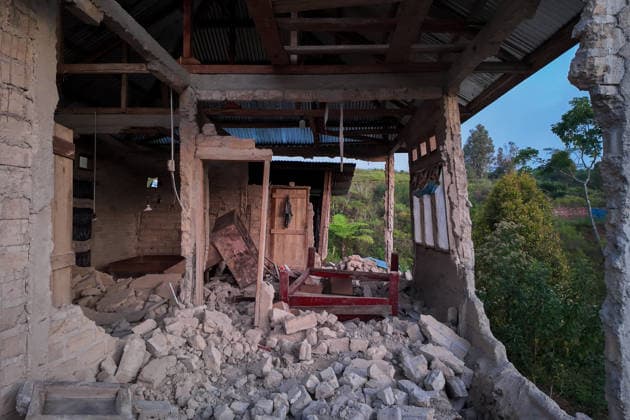 Indonesia: Earthquake Damages Homes In West Manggarai Damage to homes following an earthquake is seen in West Kuwus, West Manggarai Regency, East Nusa Tenggara, Indonesia, on August 19, 2026. According to Indonesia s National Disaster Management Agency (BNPB), at least 28,902 houses were damaged across 10 regencies and cities following the earthquake that struck on August 15, 2026. West Manggarai Indonesia  Copyright: xKevinxHerbianx originalFilename: rinaldi-notitle260819_np8Ci.jpg