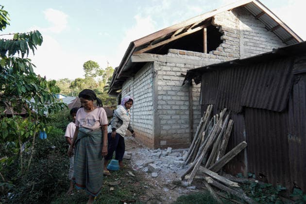 Indonesia: Earthquake Damages Homes In West Manggarai Damage to homes following an earthquake is seen in West Kuwus, West Manggarai Regency, East Nusa Tenggara, Indonesia, on August 19, 2026. According to Indonesia s National Disaster Management Agency (BNPB), at least 28,902 houses were damaged across 10 regencies and cities following the earthquake that struck on August 15, 2026. West Manggarai Indonesia  Copyright: xKevinxHerbianx originalFilename: rinaldi-notitle260819_npa0m.jpg