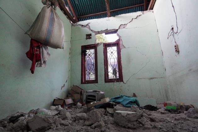 Indonesia: Earthquake Damages Homes In West Manggarai Damage to homes following an earthquake is seen in West Kuwus, West Manggarai Regency, East Nusa Tenggara, Indonesia, on August 19, 2026. According to Indonesia s National Disaster Management Agency (BNPB), at least 28,902 houses were damaged across 10 regencies and cities following the earthquake that struck on August 15, 2026. West Manggarai Indonesia  Copyright: xKevinxHerbianx originalFilename: rinaldi-notitle260819_nptod.jpg