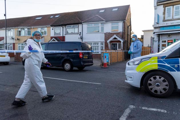 August 19, 2026, London, London, UK: London, UK. Forensic police officers at the scene of a fire in Hounslow, west London, where a murder investigation has been launched following the death of a 48-year-old woman. London UK  - ZUMAl94_ 20260819_zaf_l94_007 Copyright: xMarcinxNowakx