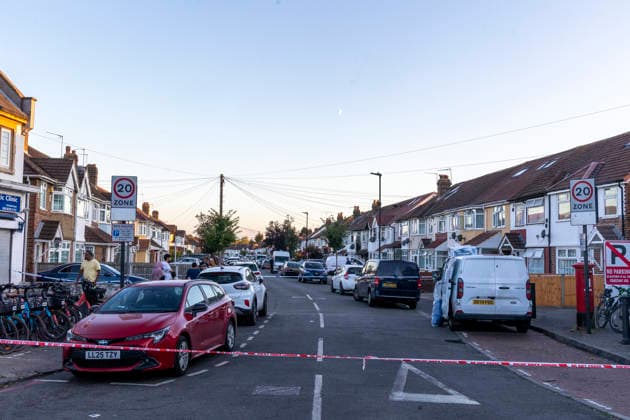 August 19, 2026, London, London, UK: London, UK. Police officers cordoned the scene of a fire in Hounslow, west London, where a murder investigation has been launched following the death of a 48-year-old woman. London UK  - ZUMAl94_ 20260819_zaf_l94_012 Copyright: xMarcinxNowakx