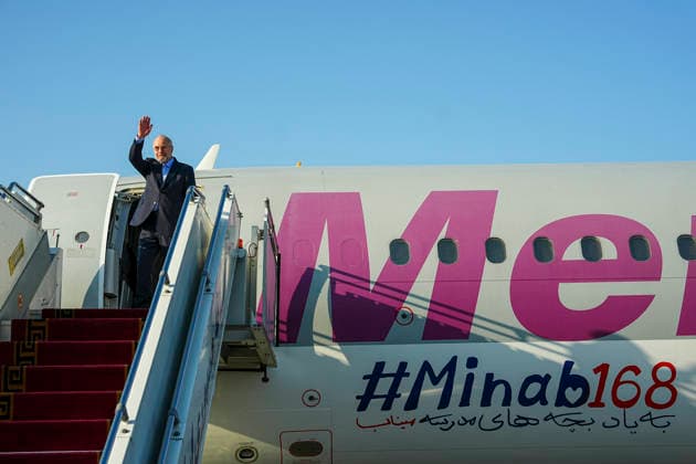 Iranian Parliament Speaker Ghalibaf Leaves Iran For Iraq Iranian Parliament Speaker Mohammad Bagher Ghalibaf leaves Mehrabad International Airport for Baghdad, Iraq, in Tehran, Iran, on August 19, 2026. Ghalibaf travelled to Iraq for meetings with Iraqi parliamentary officials and senior political figures, and was seen off by deputy parliament speaker Hamidreza Haji-Babai, presidential parliamentary affairs official Mohsen Esmaeili and Iraq s ambassador to Tehran, Yasser Abdul-Zahra al-Hajjaj. Tehran Tehran Iran Copyright: xHamedxMalekpourx