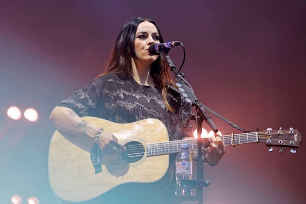 Sängerin Amy Macdonald bei ihrem Konzert vor 4.200 Zuschauern im Rahmen des KUNST!RASEN Bonn Open Air. Bonn, 19.08.2026 NRW Deutschland *** Singer Amy Macdonald performing at her concert in front of 4,200 spectators as part of the KUNST RASEN Bonn Open Air in Bonn, August 19, 2026, North Rhine-Westphalia, Germany Copyright: xChristophxHardtx