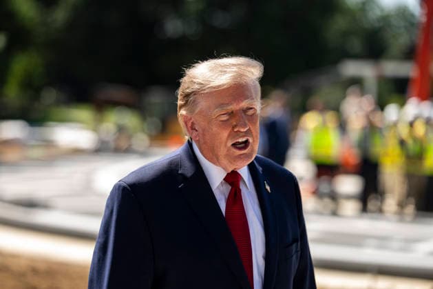 WASHINGTON, DC - AUGUST 19: US President Donald Trump speaks to members of the media while touring the White House helipad construction on the South Lawn of the White House in Washington, DC, US, on Wednesday, Aug. 19, 2026. Copyright: xAlxDragox xPoolxviaxCNPx MediaPunchx