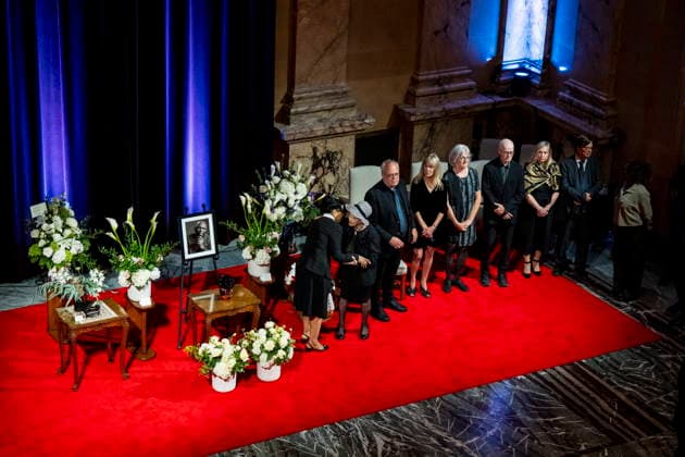 August 19, 2026, Montreal, Pq, CANADA: People pay their respects to family members of the late jazz pianist Oliver Jones during a ceremony at MontrealöÄÃ s city hall, on Wednesday, Aug. 19, 2026. Montreal CANADA  - ZUMAc35_ 20260819_zaf_c35_070 Copyright: xChristopherxKatsarovx