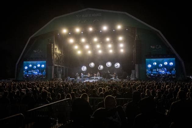 The Hives at Vilar de Mouros 2026 - 19 Aug 2026 Vocalist Howlin’ Pelle Almqvist of the Swedish garage?rock band The Hives performs during the second day of the Vilar de Mouros Festival. Vilar de Mouros Portugal Copyright: xDiogoxBaptistax xSOPAxImagesx DB_TheHives20260819_016